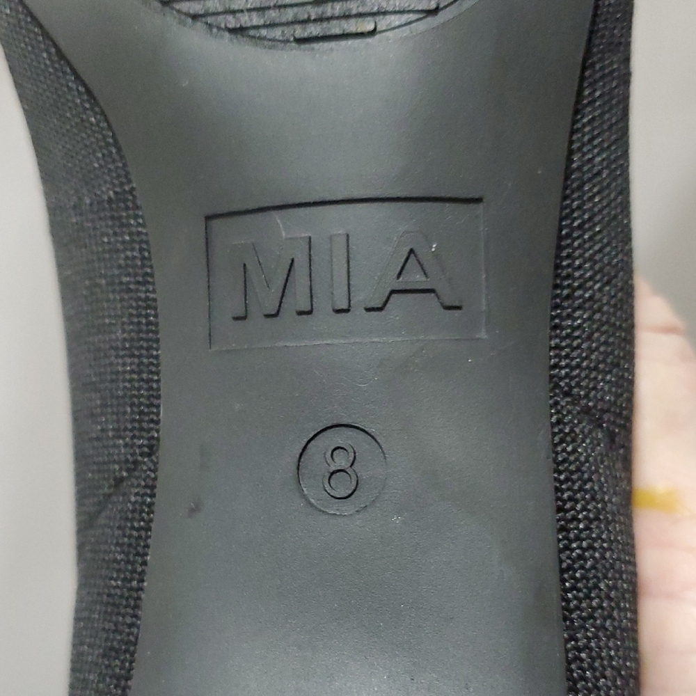 MIA Classic Black Pointed Heels - Picture 3 of 6